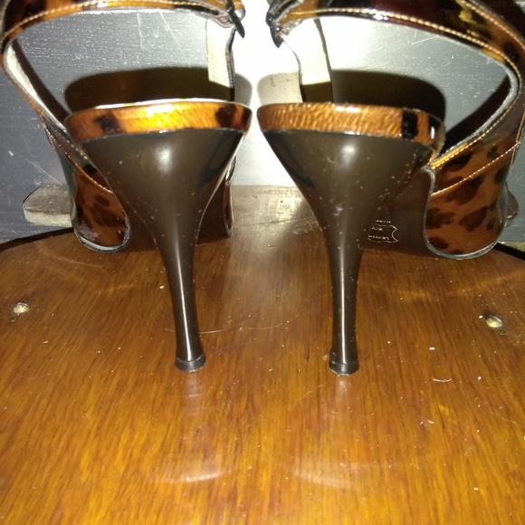 Stuart Weitzman Patent Leather Leopard Slngback - Picture 7 of 8